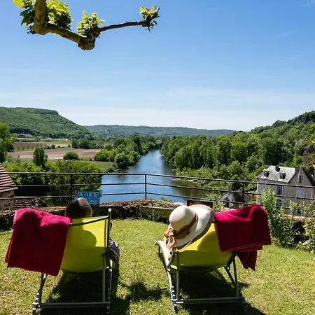 Holiday home Au Coeur De Beynac, Superbe Maison Du Xive Siecle Avec Jardin Panoramique Beynac-et-Cazenac